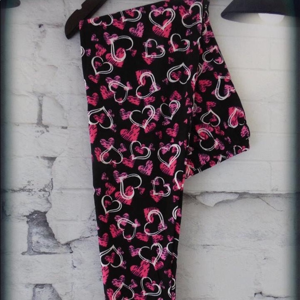 Women’s valentine day leggings size os